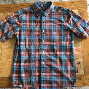 Men’s plaid shirt